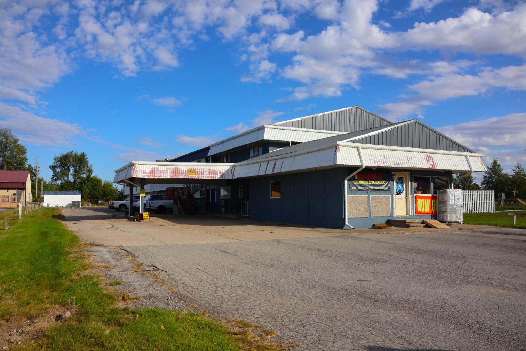 Hotel O - Hwy 63/92