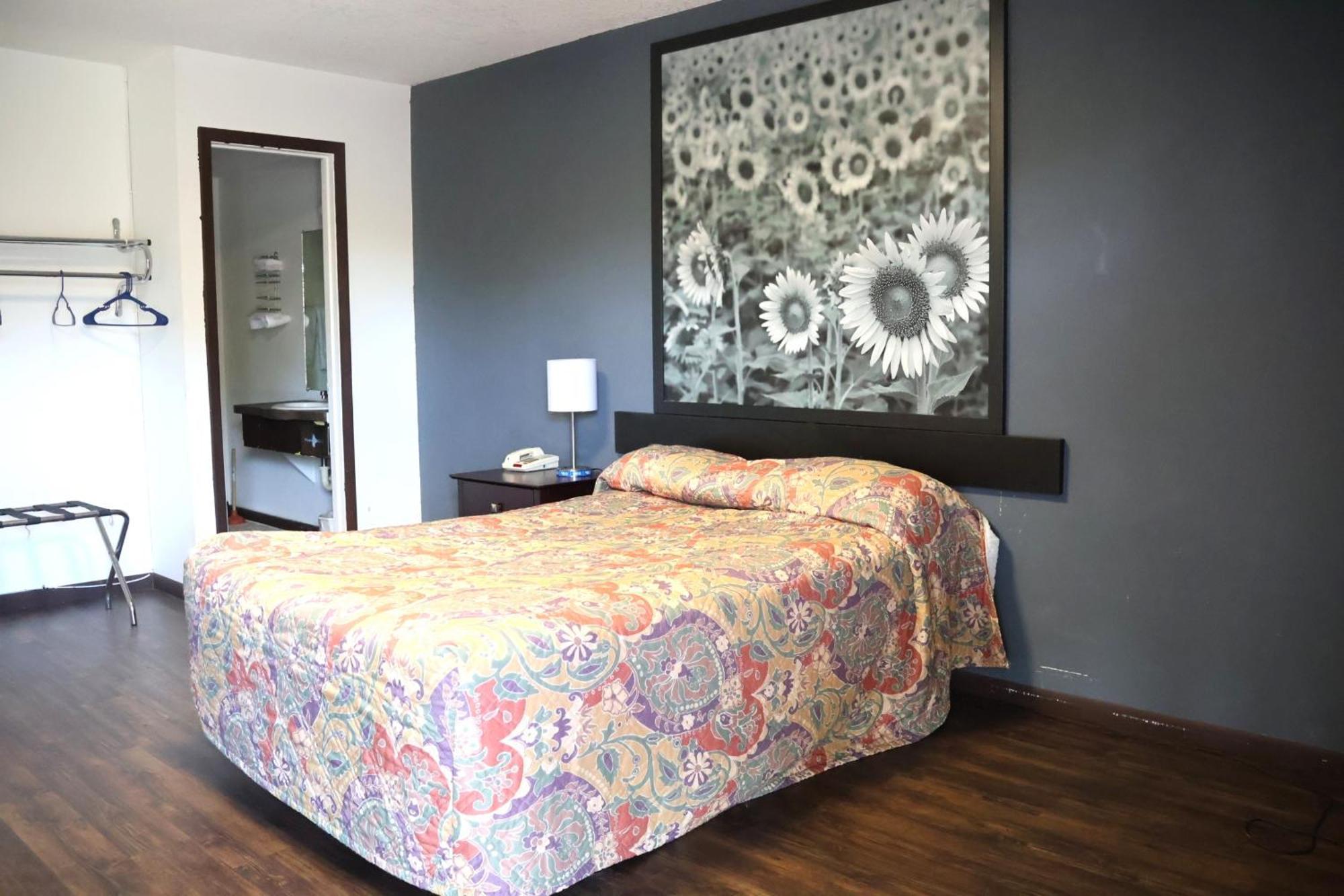 Hotel O - Hwy 63/92 Oskaloosa