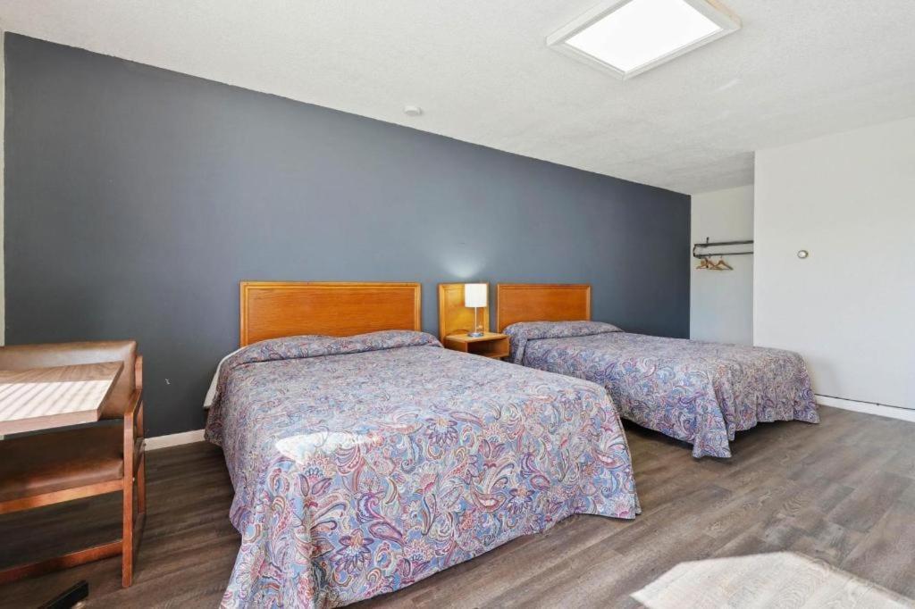 Hotel O - Hwy 63/92