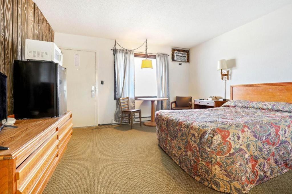 Hotel O - Hwy 63/92 2*