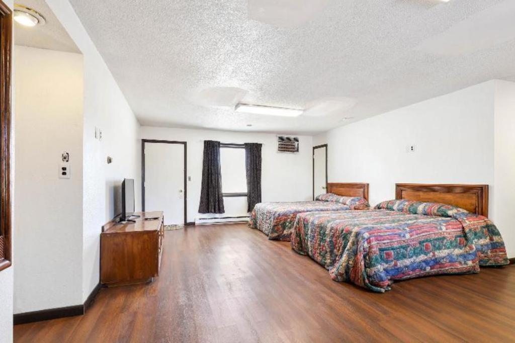Hotel O - Hwy 63/92 2*