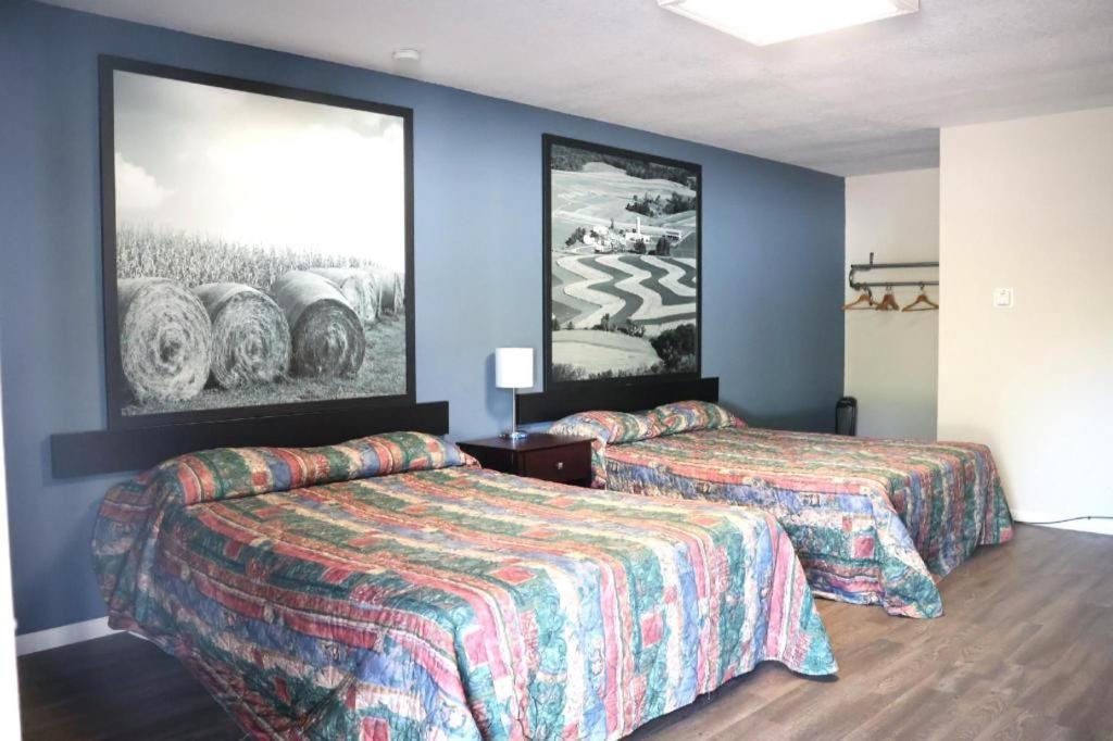 O - Hwy 63/92 Hotel