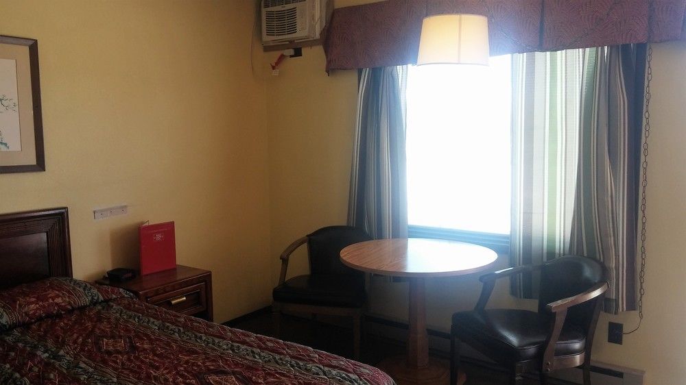 Hotel O - Hwy 63/92