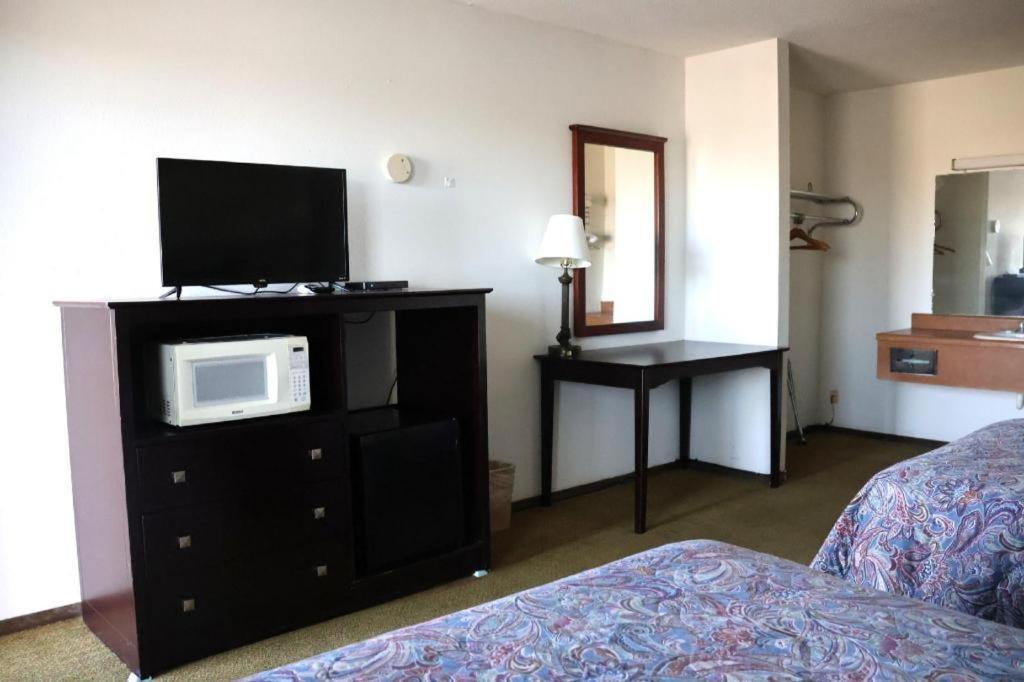 Hotel O - Hwy 63/92 2*